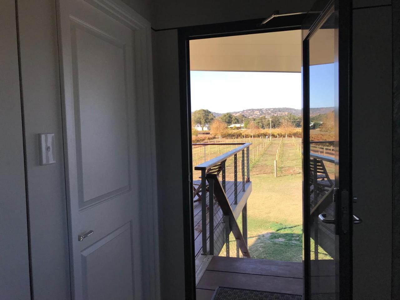 Lot113 Vineyard Accommodation Upper Swan Экстерьер фото