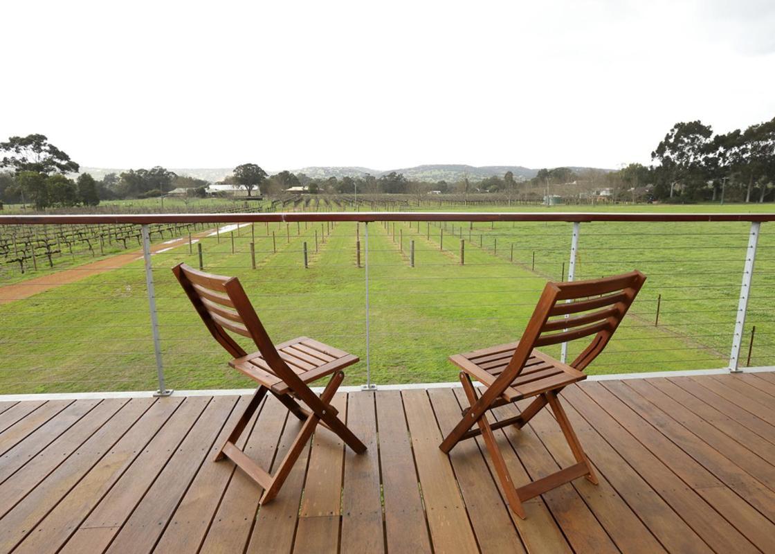 Lot113 Vineyard Accommodation Upper Swan Экстерьер фото
