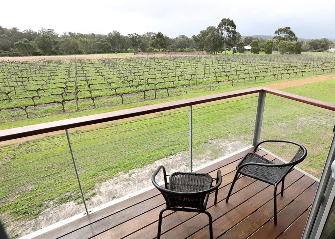 Lot113 Vineyard Accommodation Upper Swan Экстерьер фото